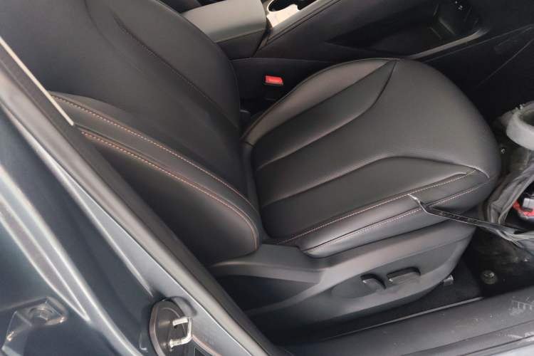 Used Roewe RX5 2023 1.5T Luxury Sliding-Screen Version Right Front Seat