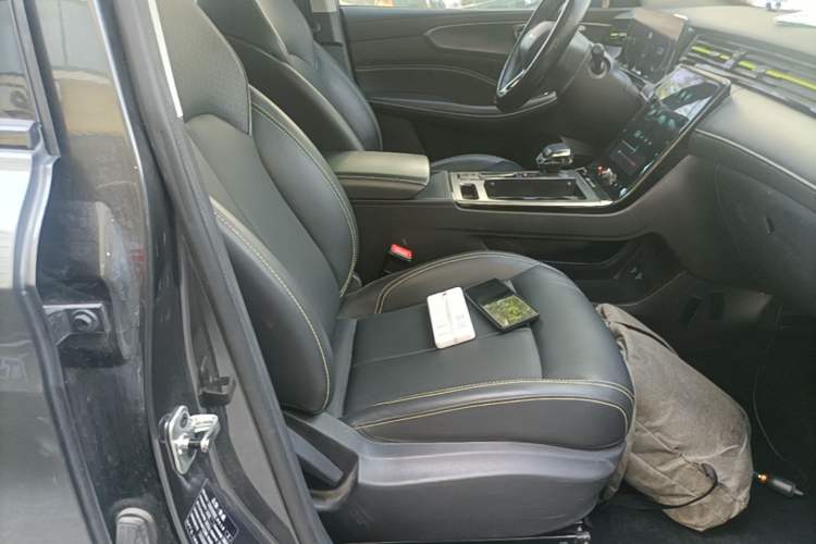 Used Roewe RX5 2023 PLUS 330TGI Automatic Trendsetting Smart Edition Right Front Seat