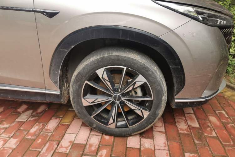 Used Roewe RX5 2023 1.5T Elite Edition Right Front Wheel Hub