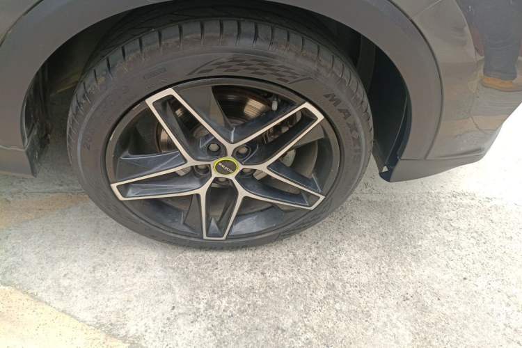 Used Roewe RX5 2023 PLUS 330TGI Automatic Trendsetting Smart Edition Right Front Wheel Hub