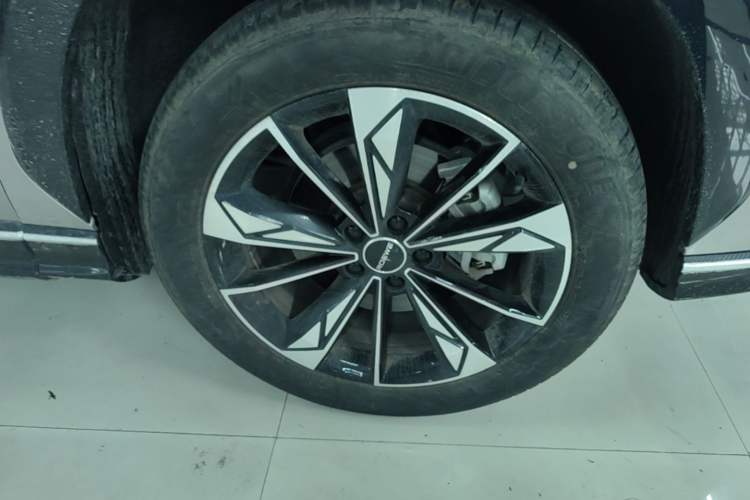 Used Roewe RX5 2023 1.5T Elite Edition Right Front Wheel Hub