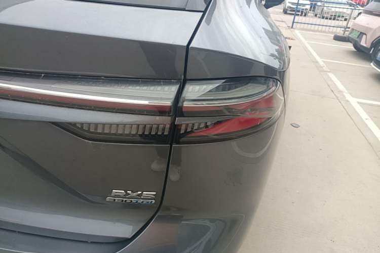 Used Roewe RX5 2023 1.5T Prestige Sliding-Screen Version Right Rear Taillight