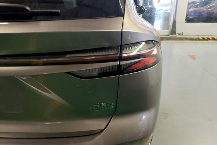 Used Roewe RX5 2023 1.5T Prestige Sliding-Screen Version Right Rear Taillight