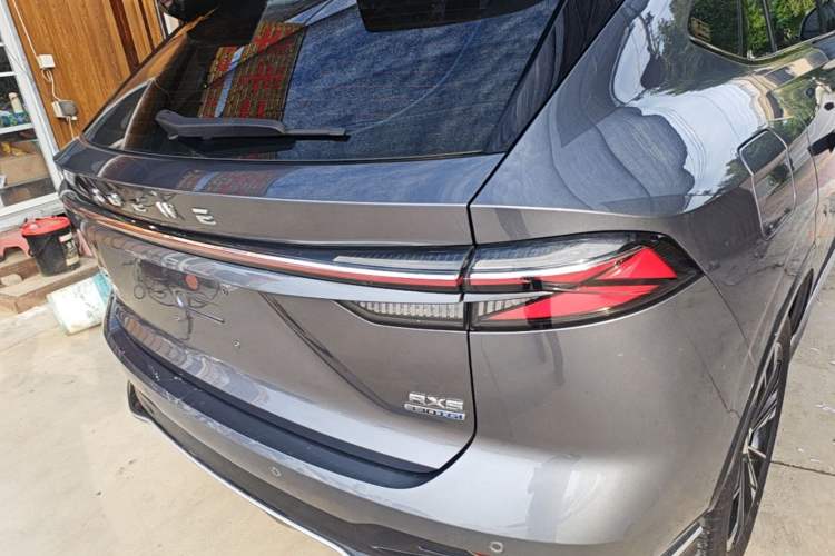 Used Roewe RX5 2023 1.5T Luxury Sliding-Screen Version Right Rear Taillight