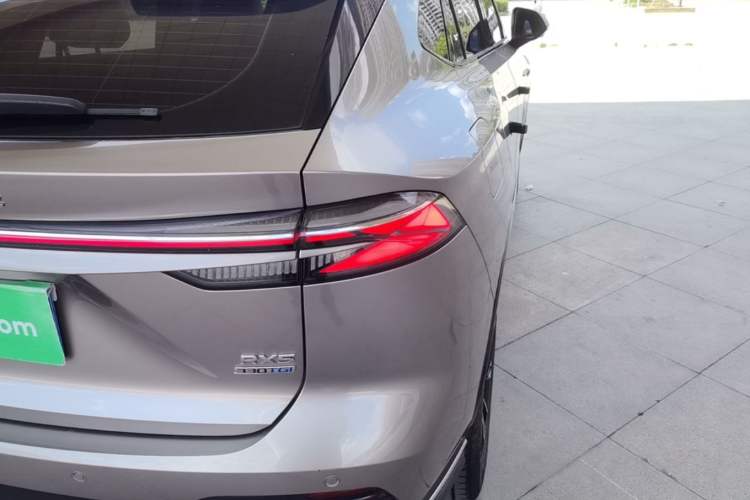 Used Roewe RX5 2023 1.5T Prestige Sliding-Screen Version Right Rear Taillight