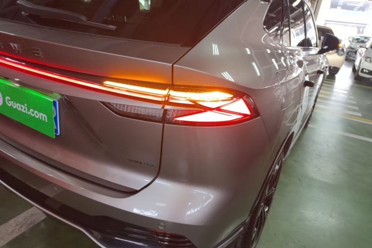 Used Roewe RX5 2023 1.5T Prestige Sliding-Screen Version Right Rear Taillight