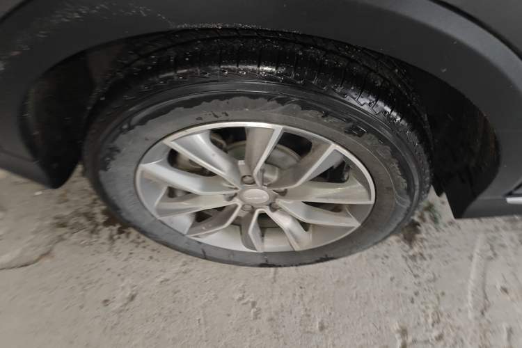 Used Roewe RX5 2023 PLUS 330TGI Automatic Trendsetting Smart Edition Right Rear Wheel Hub
