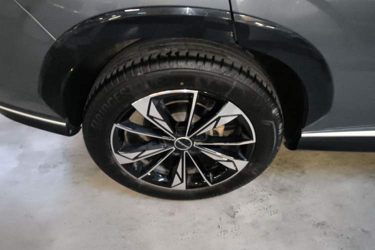 Used Roewe RX5 2023 1.5T Elite Edition Right Rear Wheel Hub