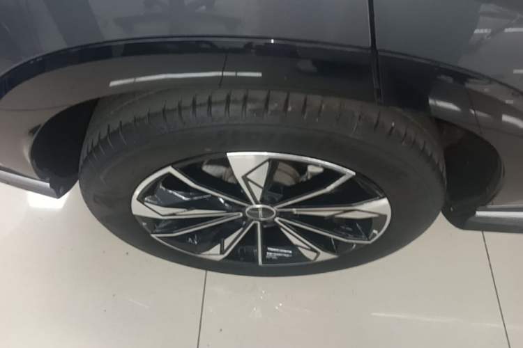 Used Roewe RX5 2023 1.5T Elite Edition Right Rear Wheel Hub