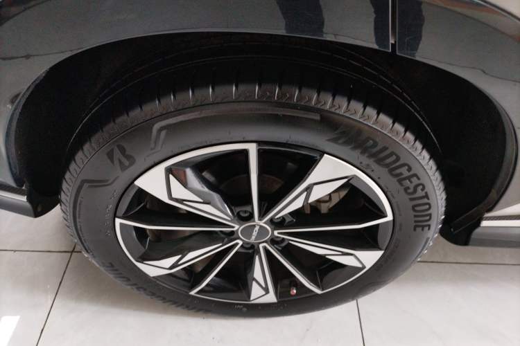 Used Roewe RX5 2023 1.5T Elite Edition Right Rear Wheel Hub