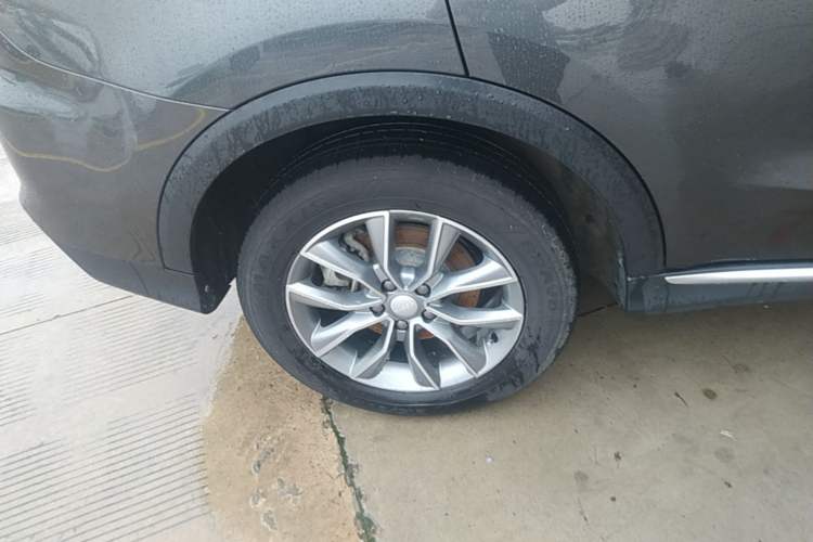 Used Roewe RX5 2023 PLUS 330TGI Automatic Trendsetting Smart Edition Right Rear Wheel Hub