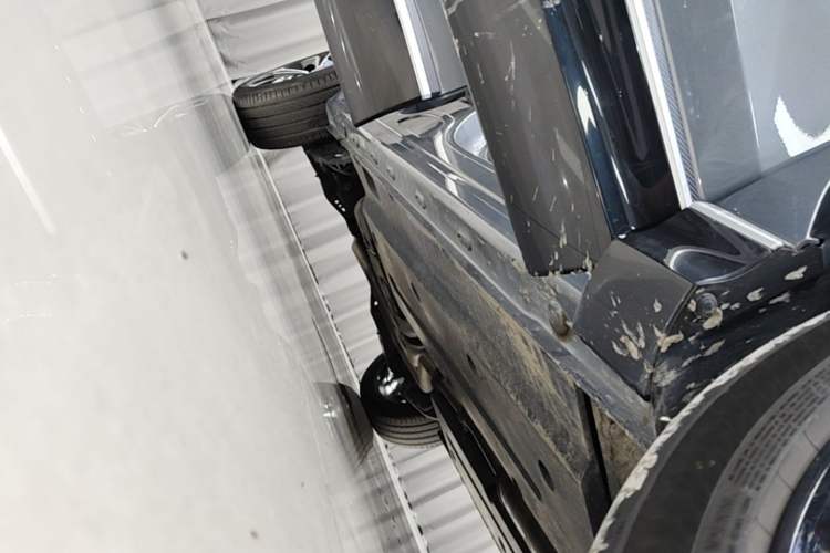 Used Roewe RX5 2023 1.5T Prestige Sliding-Screen Version Right Side Sill