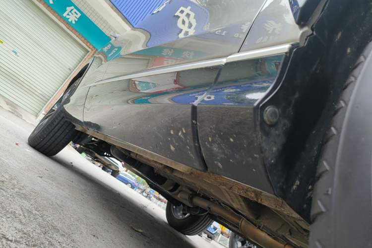 Used Roewe RX5 2023 1.5T Elite Edition Right Side Sill
