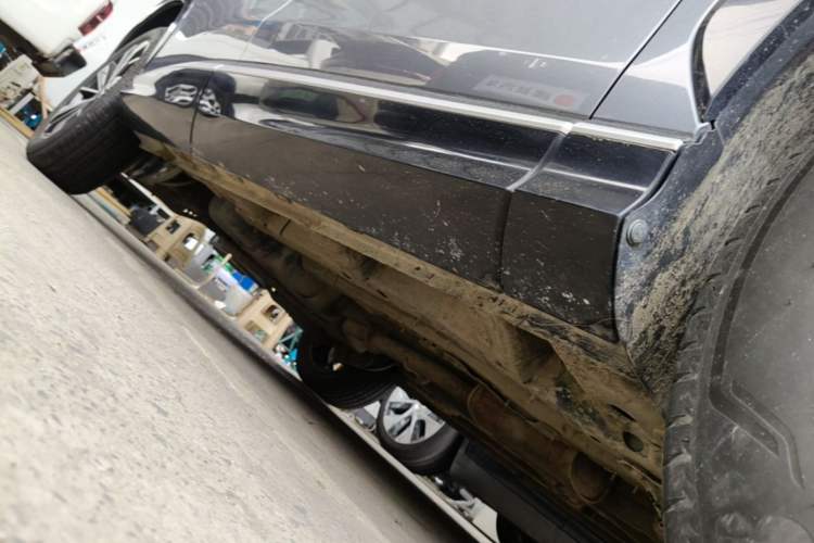 Used Roewe RX5 2023 1.5T Luxury Sliding-Screen Version Right Side Sill