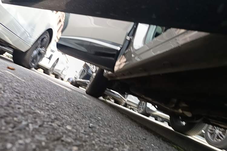 Used Roewe RX5 2023 1.5T Elite Edition Right Side Sill