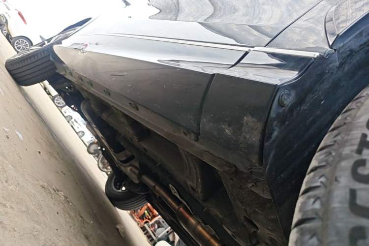 Used Roewe RX5 2023 1.5T Luxury Sliding-Screen Version Right Side Sill
