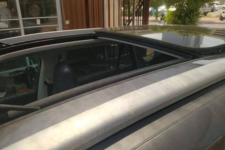 Used Roewe RX5 2023 1.5T Elite Edition Roof