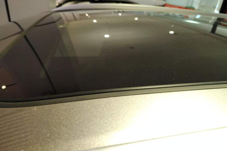 Used Roewe RX5 2023 1.5T Luxury Sliding-Screen Version Roof