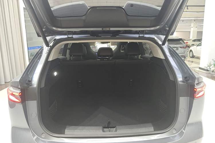 Used Roewe RX5 2023 1.5T Prestige Sliding-Screen Version Trunk