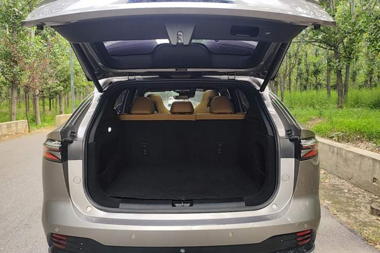 Used Roewe RX5 2023 1.5T Flagship Intelligent Driving Edition Trunk