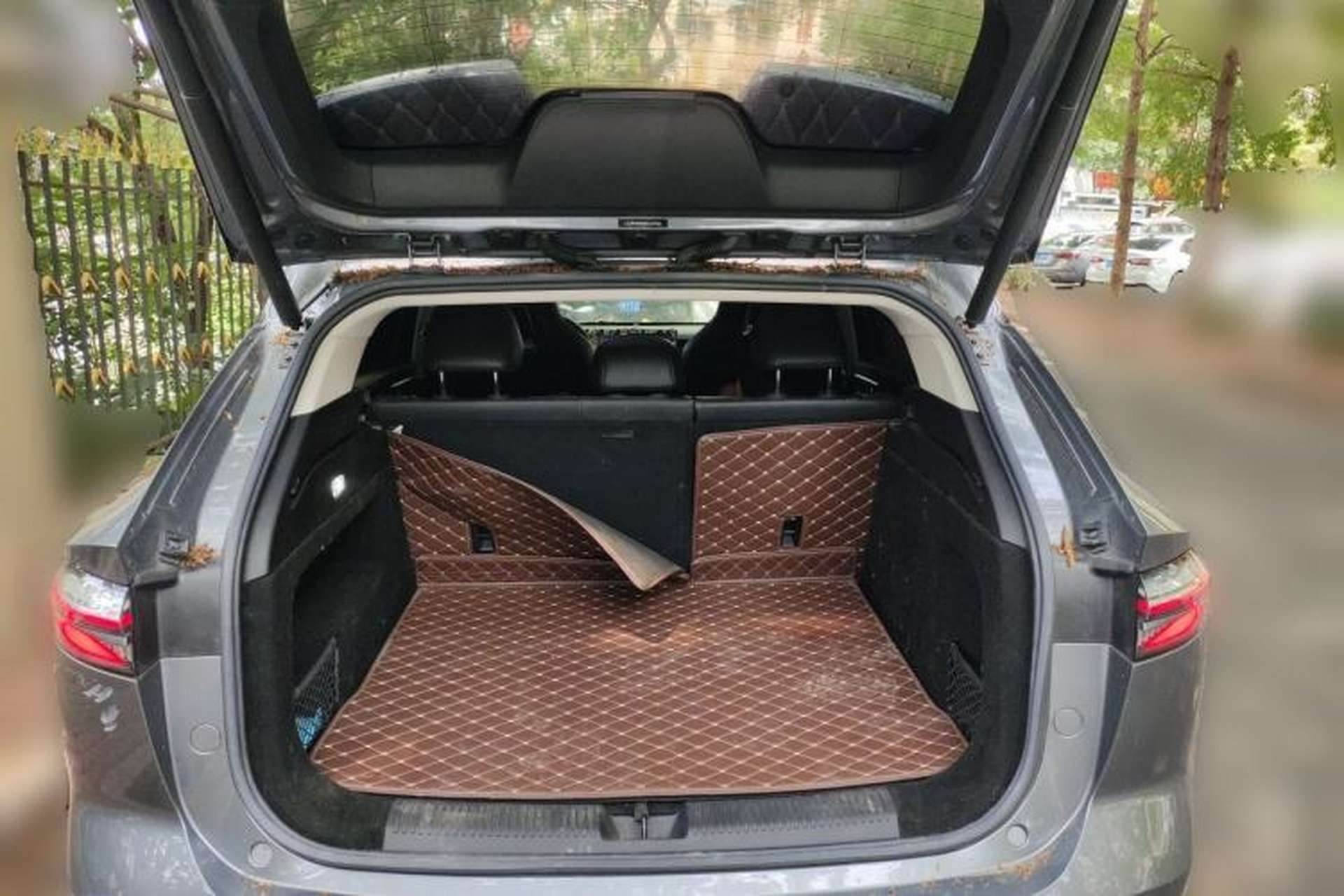 Used Roewe RX5 2023 1.5T Elite Edition Trunk