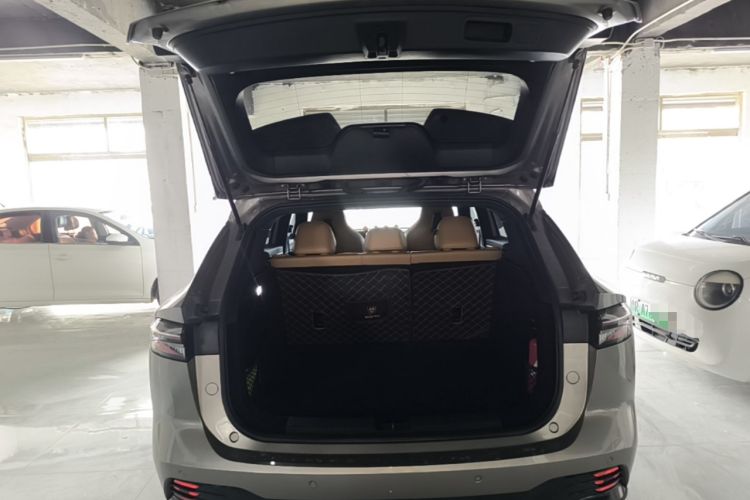 Used Roewe RX5 2023 1.5T Comfort Edition Trunk