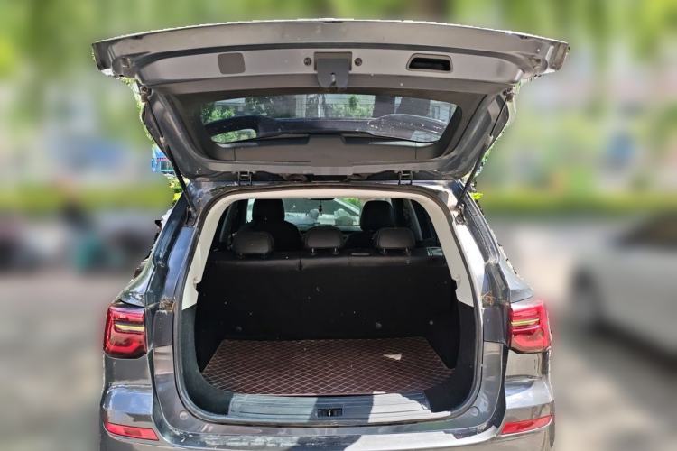 Used Roewe RX5 2023 PLUS 330TGI Automatic Trendsetting Smart Edition Trunk