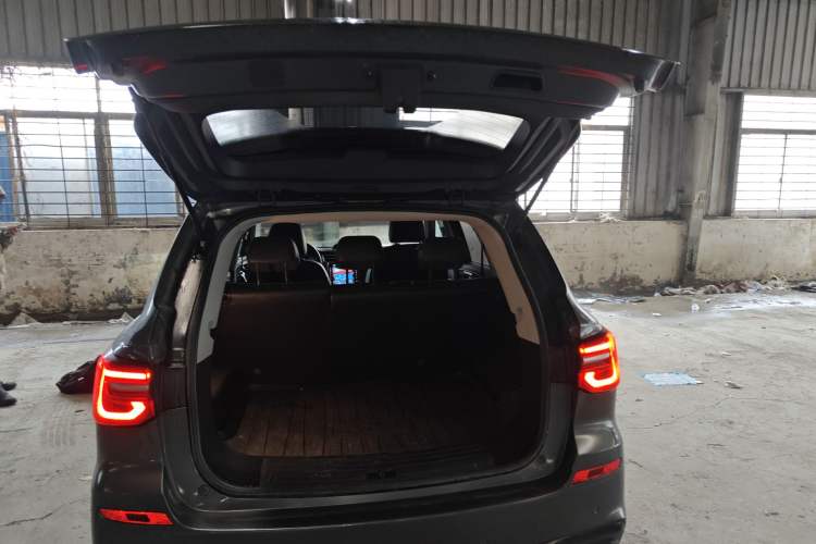 Used Roewe RX5 2023 PLUS 330TGI Automatic Trendsetting Smart Edition Trunk