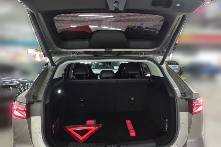 Used Roewe RX5 2023 1.5T Elite Edition Trunk