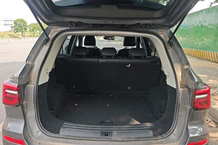 Used Roewe RX5 2023 PLUS 330TGI Automatic Trendsetting Smart Edition Trunk