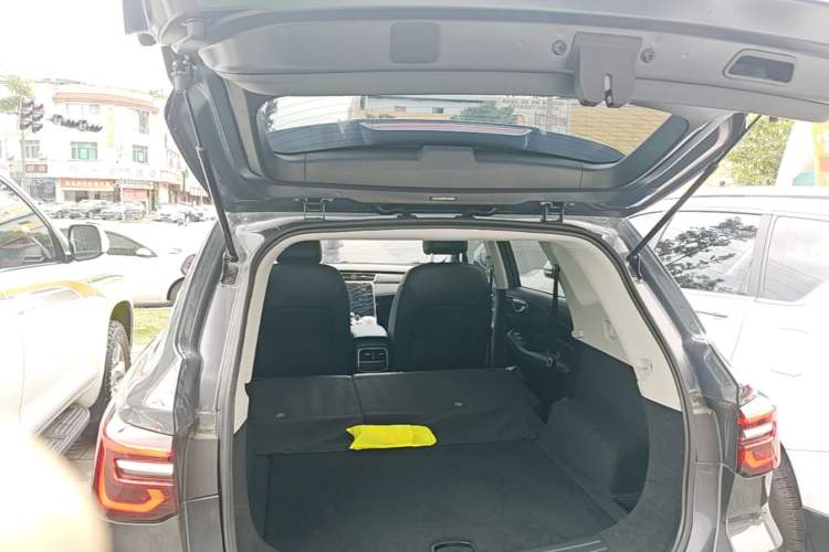 Used Roewe RX5 2023 PLUS 330TGI Automatic Trendsetting Smart Edition Trunk