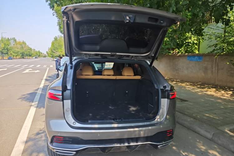 Used Roewe RX5 2023 1.5T Elite Edition Trunk