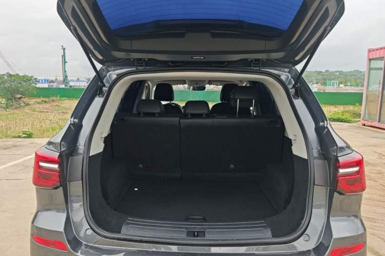 Used Roewe RX5 2023 PLUS 330TGI Automatic Trendsetting Smart Edition Trunk