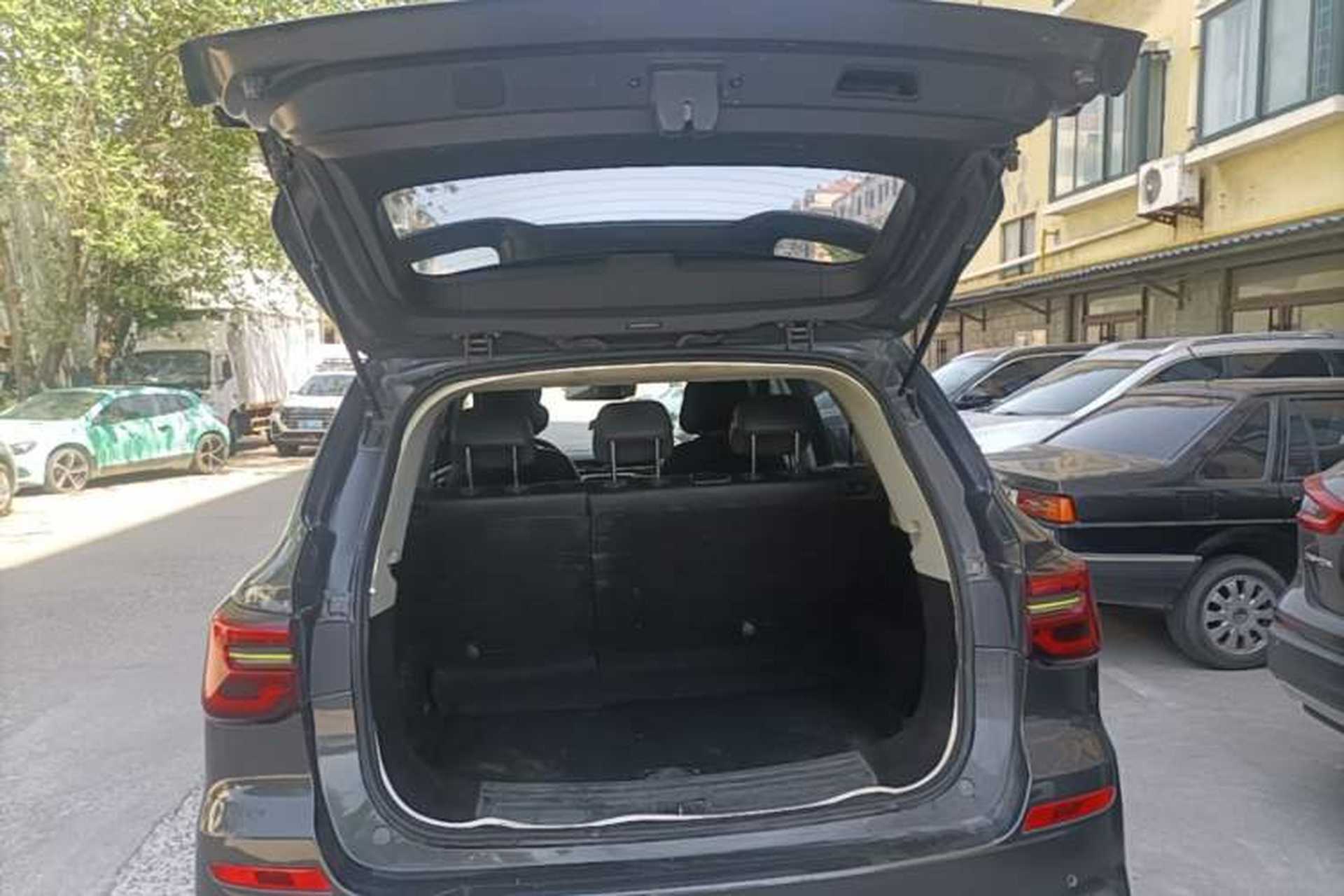Used Roewe RX5 2023 PLUS 330TGI Automatic Trendsetting Smart Edition Trunk
