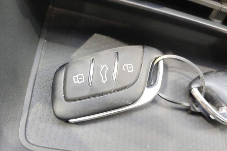 Used Roewe RX5 2023 1.5T Prestige Sliding-Screen Version Vehicle Key