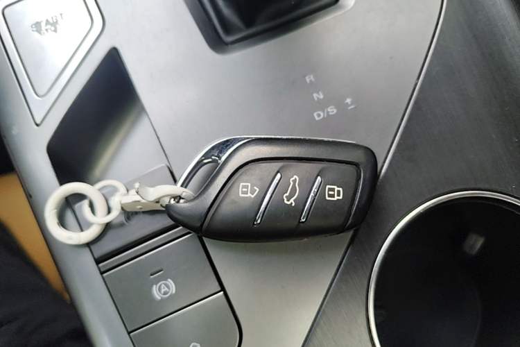 Used Roewe RX5 2023 1.5T Flagship Intelligent Driving Edition Vehicle Key