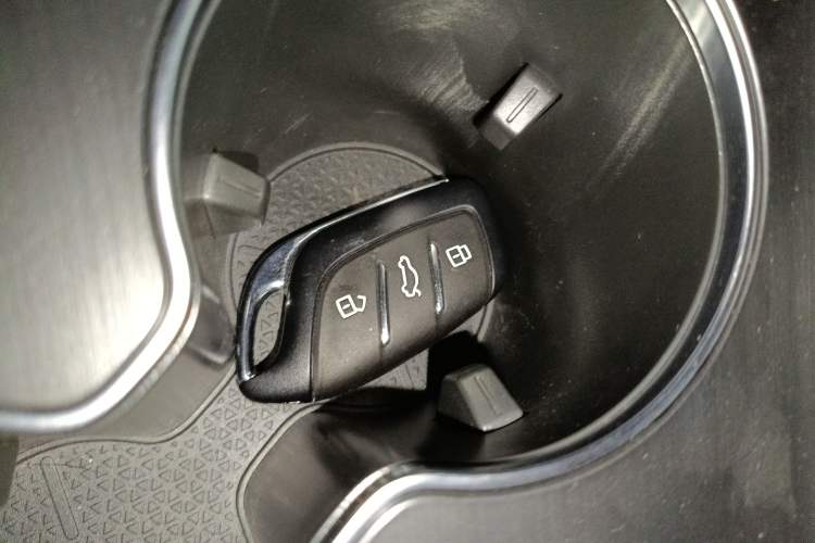 Used Roewe RX5 2023 1.5T Elite Edition Vehicle Key