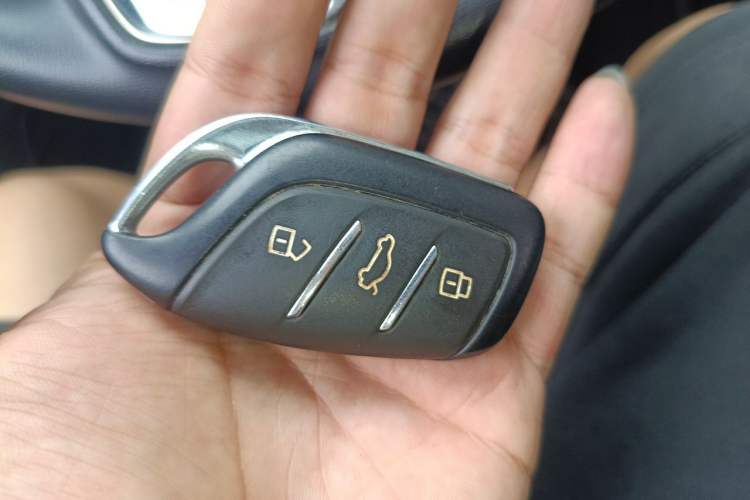 Used Roewe RX5 2023 PLUS 330TGI Automatic Trendsetting Smart Edition Vehicle Key