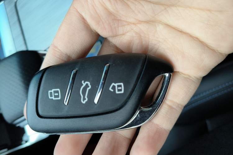 Used Roewe RX5 2023 PLUS 330TGI Automatic Trendsetting Smart Edition Vehicle Key