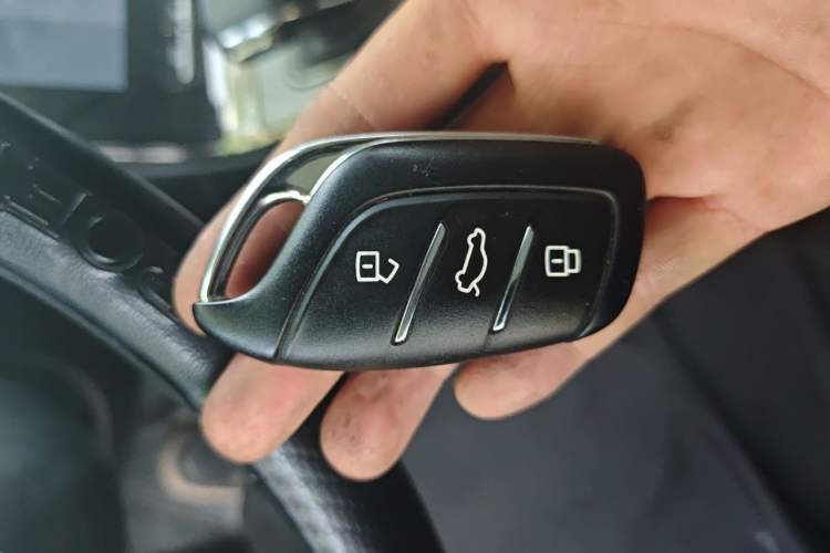 Used Roewe RX5 2023 PLUS 330TGI Automatic Trendsetting Smart Edition Vehicle Key