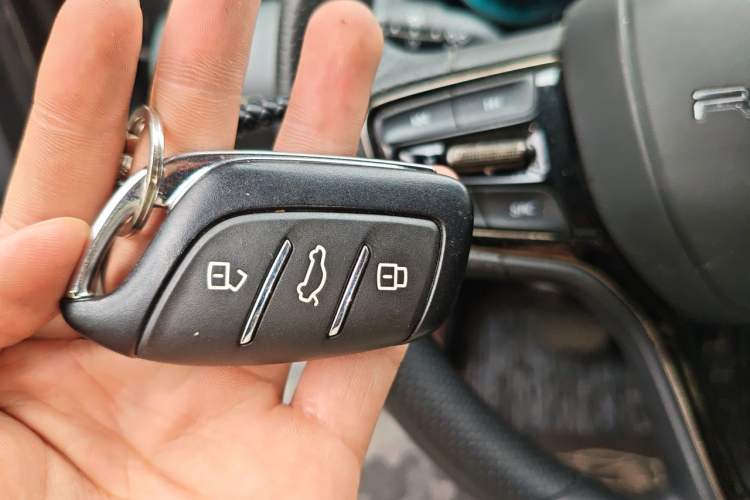Used Roewe RX5 2023 PLUS 330TGI Automatic Trendsetting Smart Edition Vehicle Key