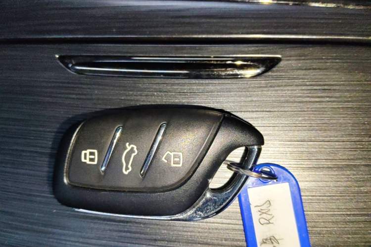 Used Roewe RX5 2023 PLUS 330TGI Automatic Trendsetting Smart Edition Vehicle Key