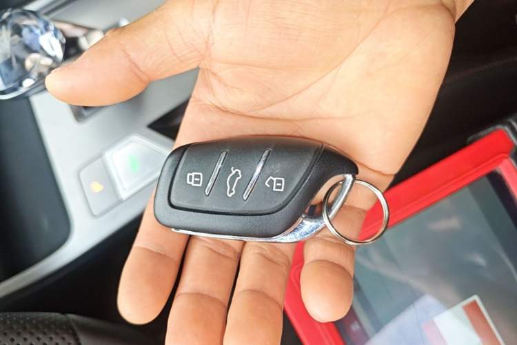 Used Roewe RX5 2023 1.5T Luxury Sliding-Screen Version Vehicle Key
