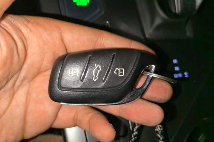 Used Roewe RX5 2023 PLUS 330TGI Automatic Trendsetting Smart Edition Vehicle Key