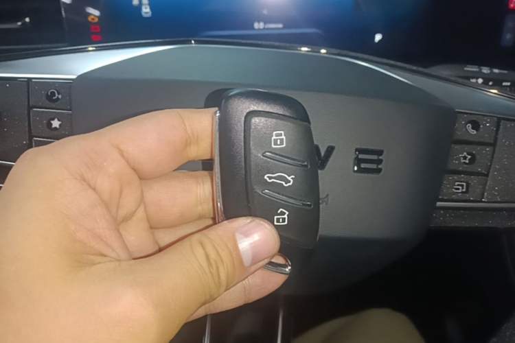 Used Roewe RX5 2023 1.5T Elite Edition Vehicle Key