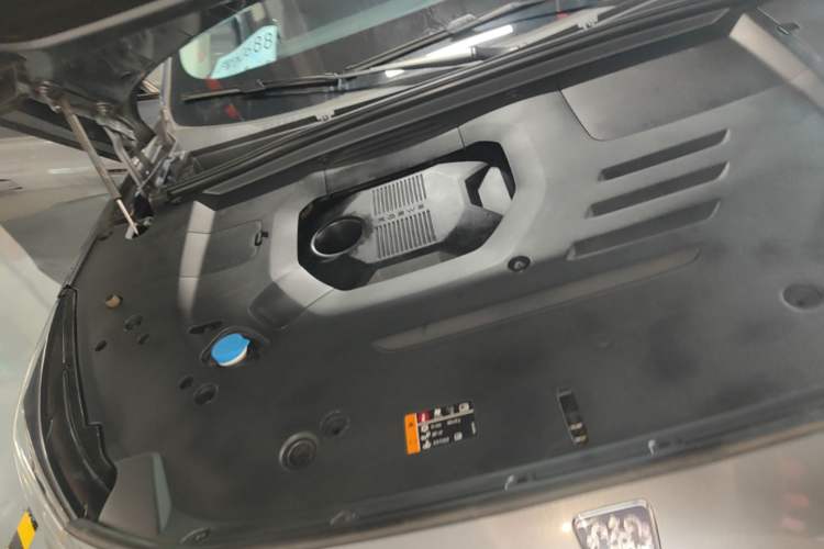 Used Roewe RX5 2023 1.5T Luxury Sliding-Screen Version Engine Bay Right