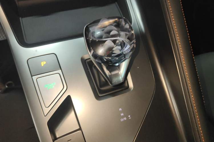 Used Roewe RX5 2023 1.5T Luxury Sliding-Screen Version Gear Lever