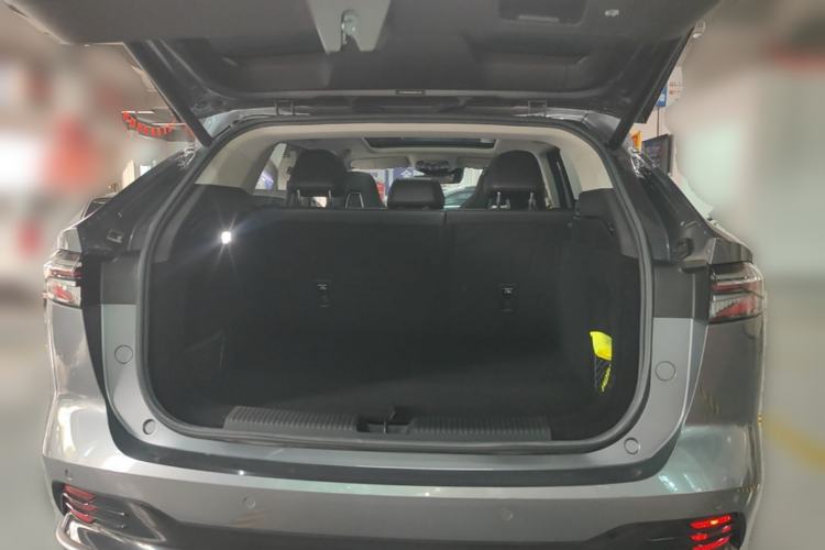 Used Roewe RX5 2023 1.5T Luxury Sliding-Screen Version Trunk