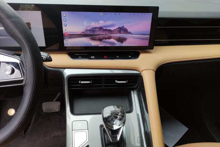 Used Roewe RX5 2023 1.5T Elite Edition Audio And AC Panel