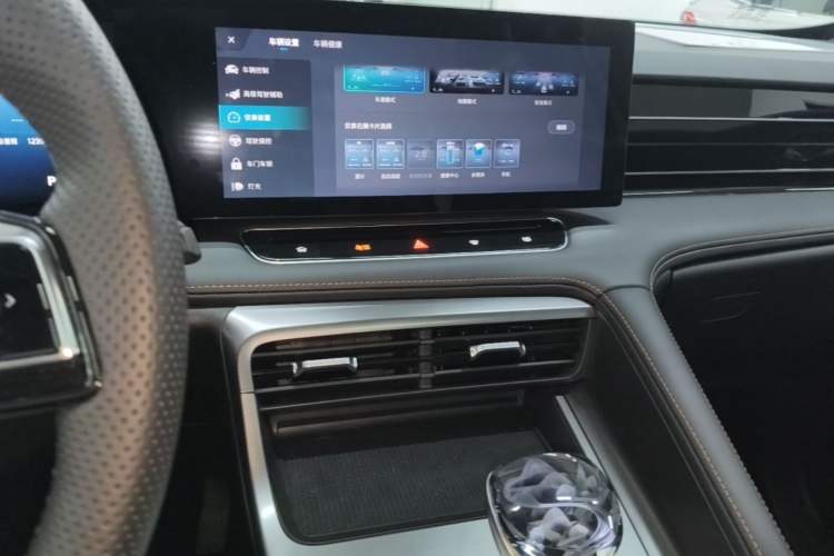 Used Roewe RX5 2023 1.5T Elite Edition Audio And AC Panel